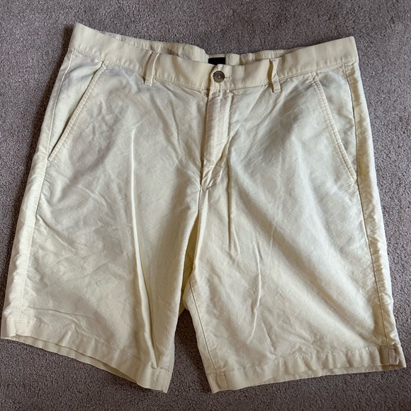 Gap Mens NWOT 36 waist Oxford shorts. 2 front and two rear buttoned pockets. - Picture 1 of 6